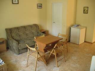 Гостиница Guest House on Kalinina 3 Коктебель Трехместный номер-3
