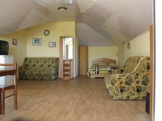 Гостиница Guest House on Kalinina 3 Коктебель Четырехместный номер-1